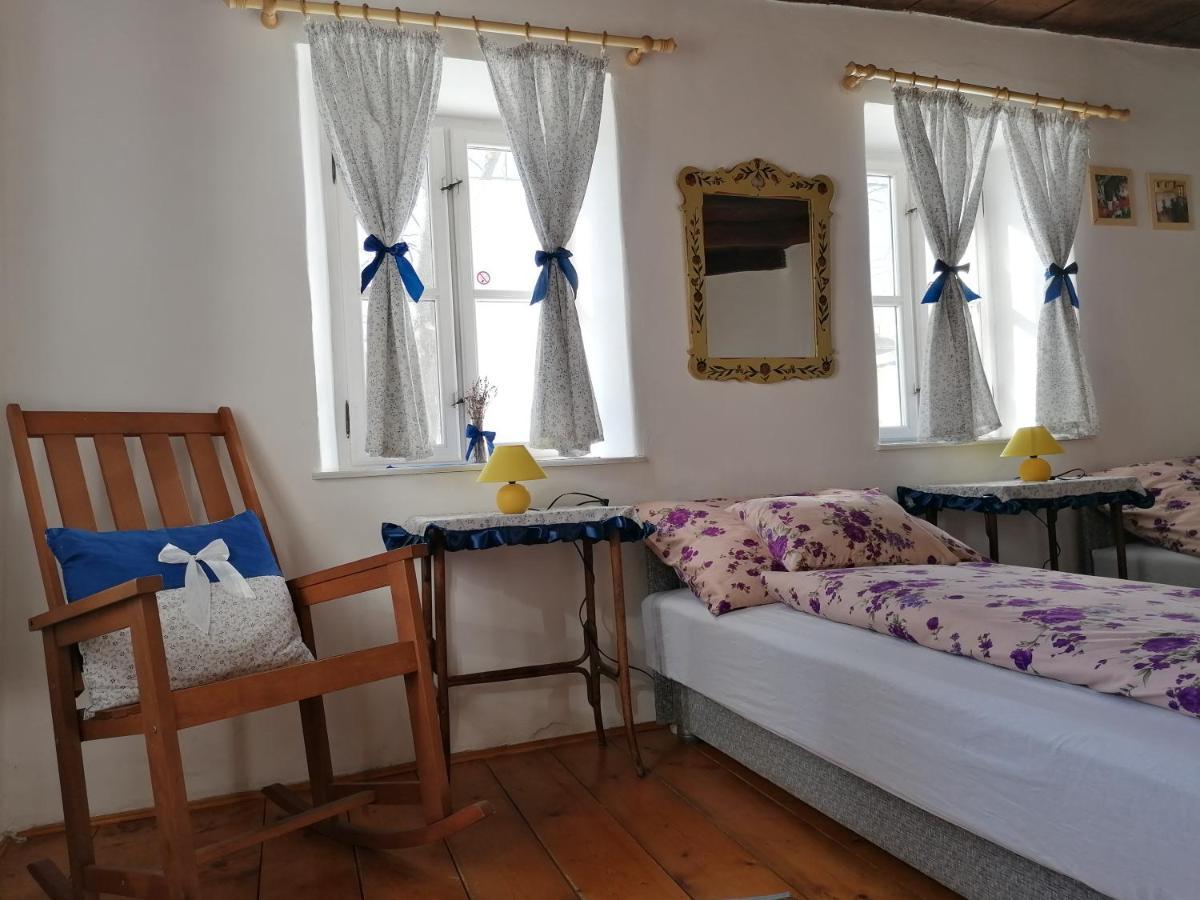 Zsambeki Vendeghaz -Anno1815- Hotel Exterior photo