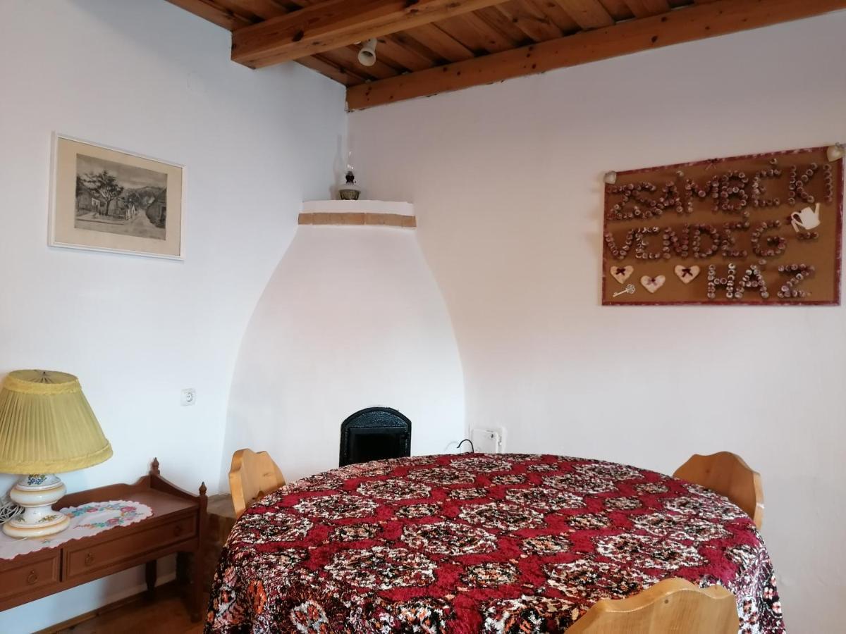 Zsambeki Vendeghaz -Anno1815- Hotel Exterior photo